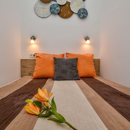 Heart Apartment With Free Private Parking Budapest Exteriör bild