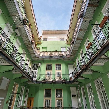 Heart Apartment With Free Private Parking Budapest Exteriör bild