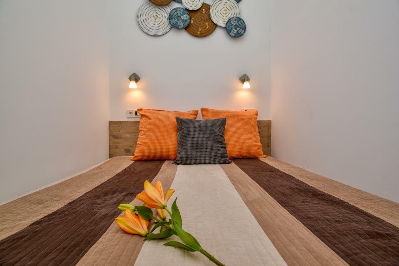 Heart Apartment With Free Private Parking Budapest Exteriör bild