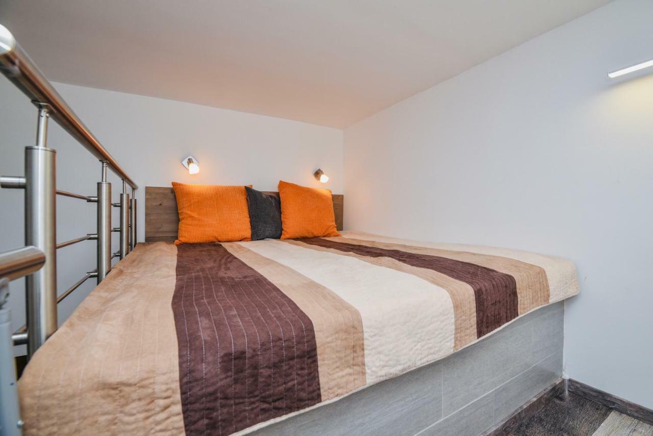 Heart Apartment With Free Private Parking Budapest Exteriör bild