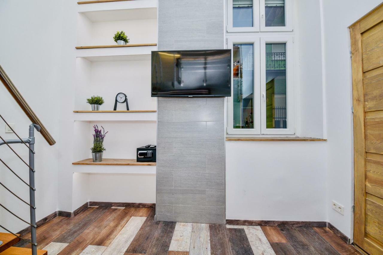 Heart Apartment With Free Private Parking Budapest Exteriör bild