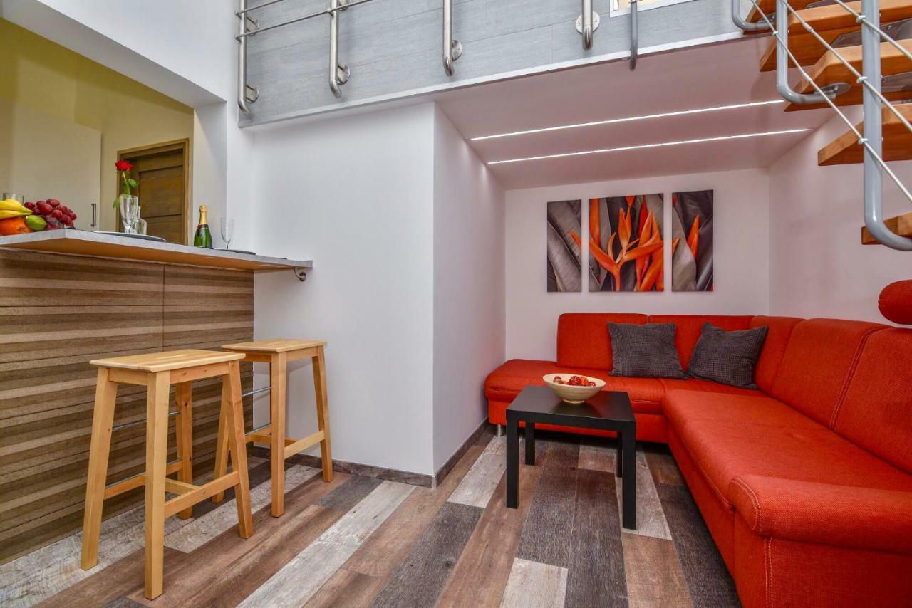 Heart Apartment With Free Private Parking Budapest Exteriör bild